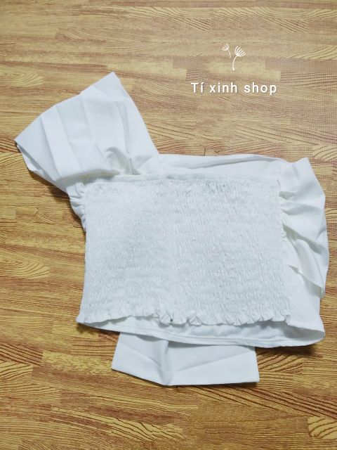 [Có đỏ] Áo crop lệch vai (có 6 màu) | BigBuy360 - bigbuy360.vn