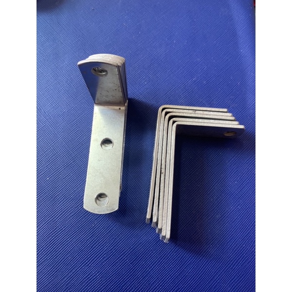 Ke góc tủ kệ 6cm (5 cái)