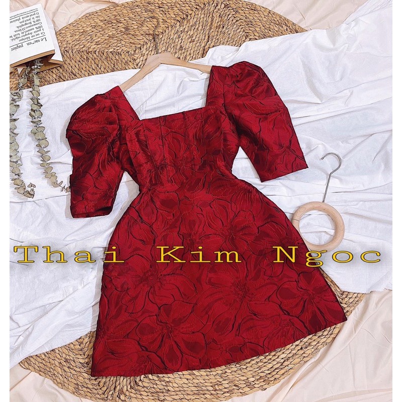 Váy tay bồng cổ vuông gấm xinh xắn 2 màu | BigBuy360 - bigbuy360.vn