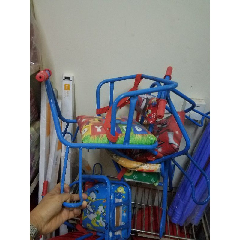 Ghế trẻ em buộc vào xe đạp