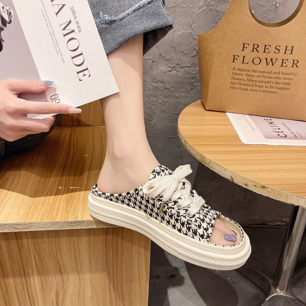 Giày Sục Nữ Hở Mũi Cao Cấp hàng chuẩn đẹp, phối đồ dễ dàng, lên chân tôn dáng