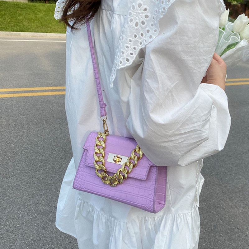 Túi Xách Đeo Vai Hình Vuông Nhỏ Cầm Tay Họa Tiết Da Cá Sấu Có Dây Xích Đa Năng Đơn Giản Và