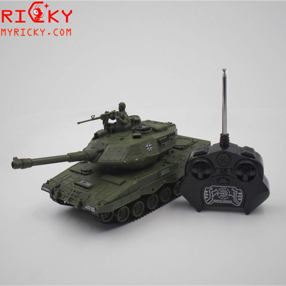 Xe tăng Đức Leopard 2 điều khiển bánh xích pin sạc