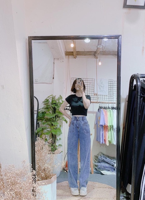 Áo phông croptop trơn ôm tôn dáng