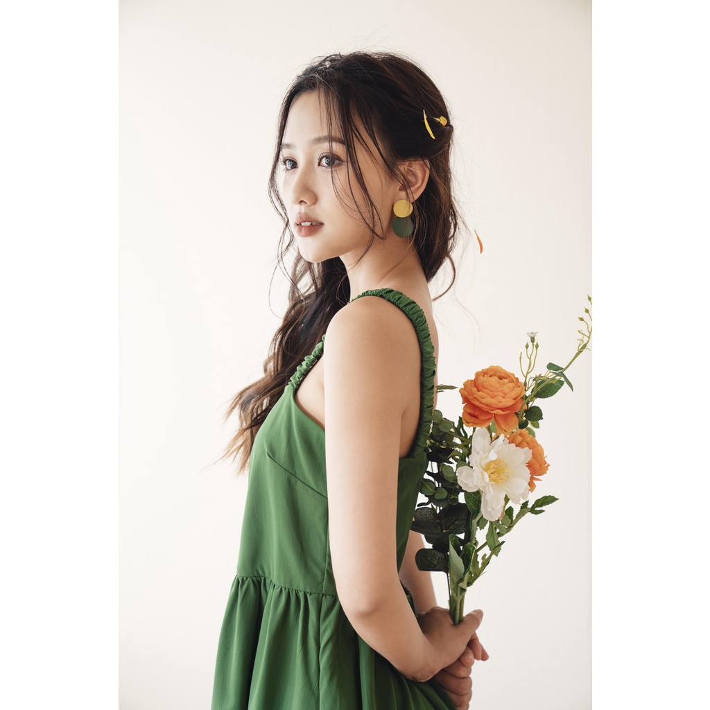 Váy maxi MOMOCO cổ vuông hai dây bản to hở lưng chất thô mềm M2972