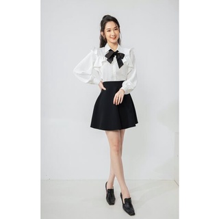 Chân váy xoè dáng ngắn