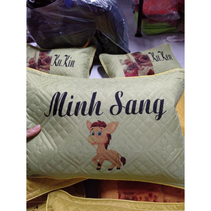 Gối in tên và hình cho bé!có video quay sản phẩm thực tế.