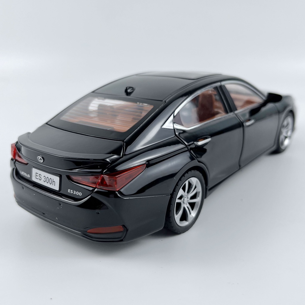 Mô hình xe Lexus ES 300h tỉ lệ 1:24 chất liệu hợp kim, có đèn và âm thanh