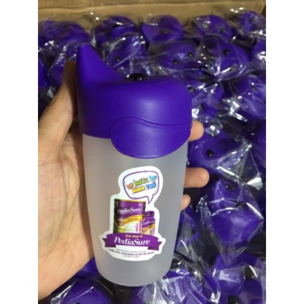 Ly nước hình thú