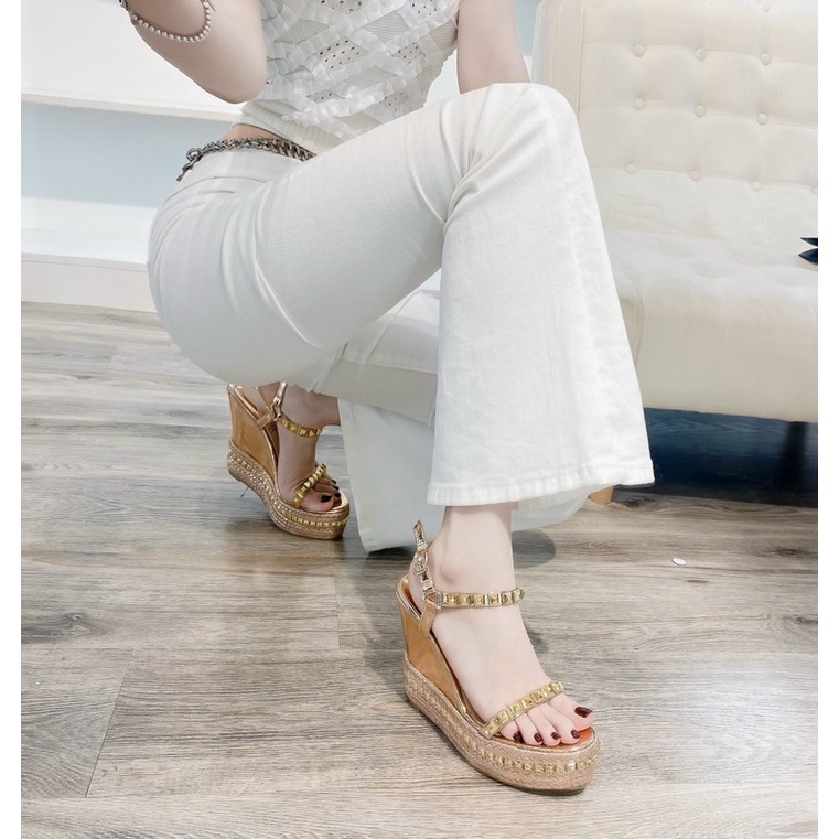 Xuồng LbT đế siêu cao