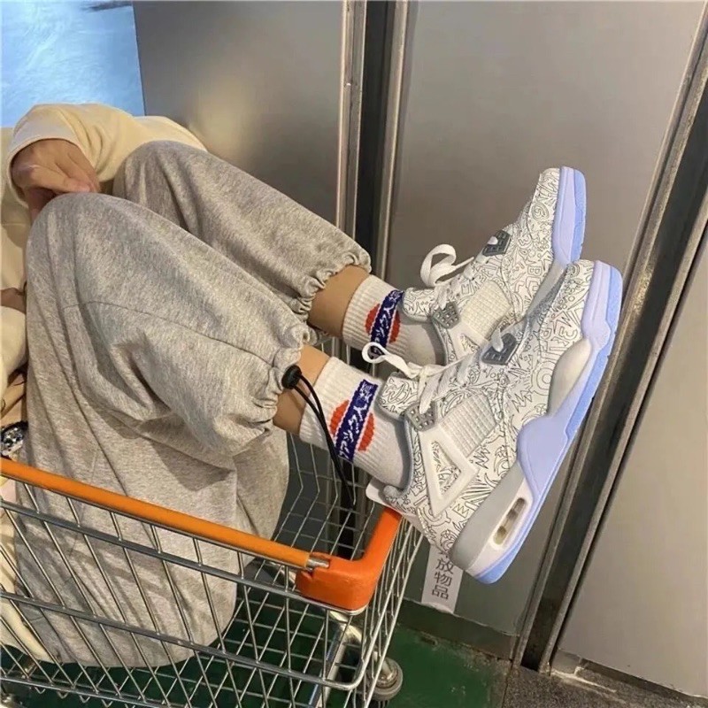 {Order} Giày sneakers