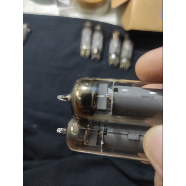Bóng đèn EL84 Telefunken cổ.