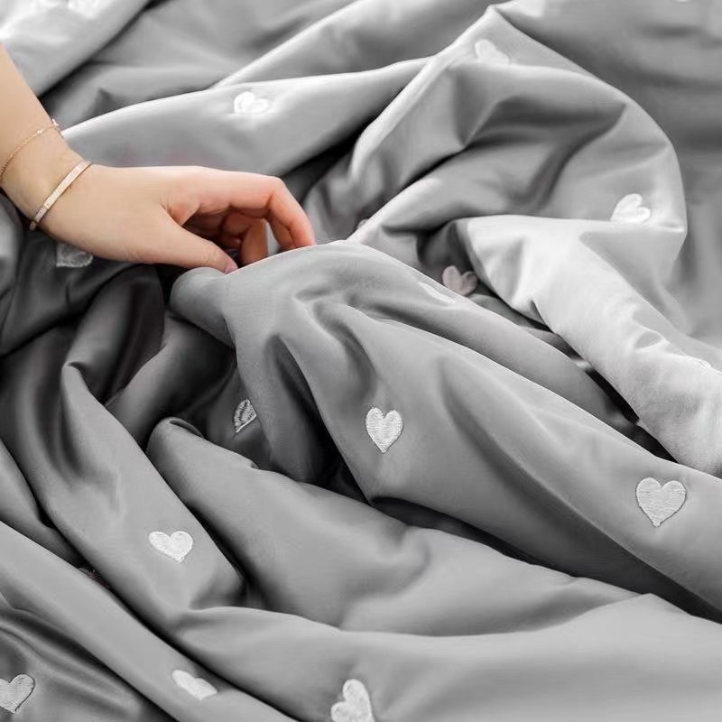 Chăn hè cotton lụa thêu tim cao cấp mềm mịn size 2mx2m2 Dreamhome