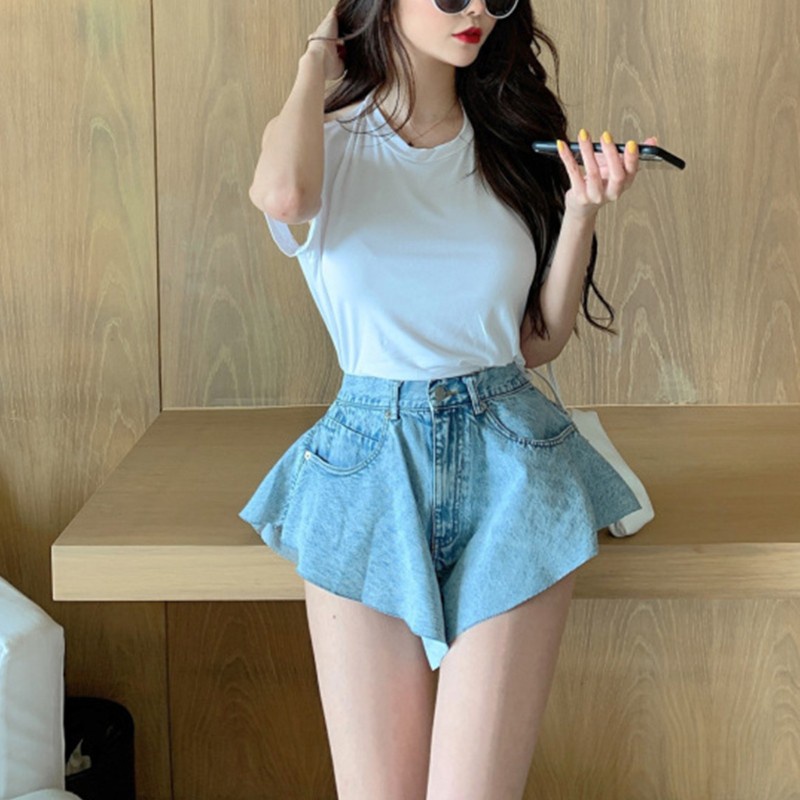 YOUYO Women Mid Waist Sexy Flared Jeans Shorts Zipper Button Pleated Swing Hem Denim Short Pants Vintage Washed Trousers Streetwear with Pockets