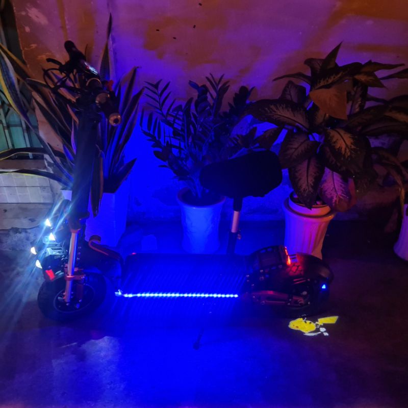 Thiết bị đèn led  hoạt hình , điện cảm ứng đèn chiếu ánh sáng động đuôi xe đạp xe máy.