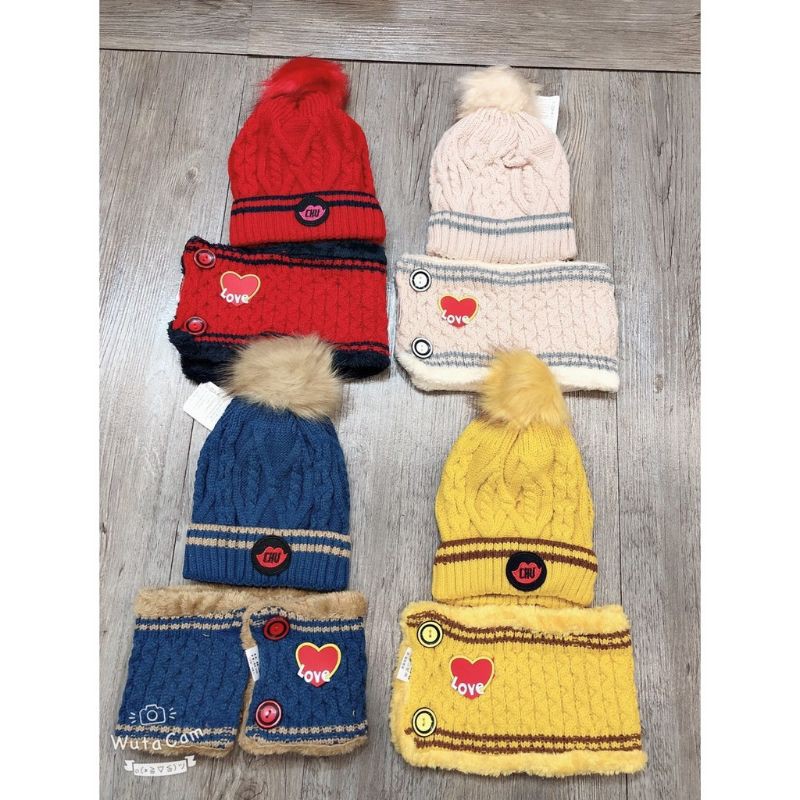 Mũ len quả bông kèm khăn ấm áp cho bé