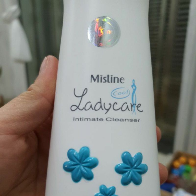 Dung dịch vệ sinh phụ nữ - Ladycare - Mistine Thái Lan