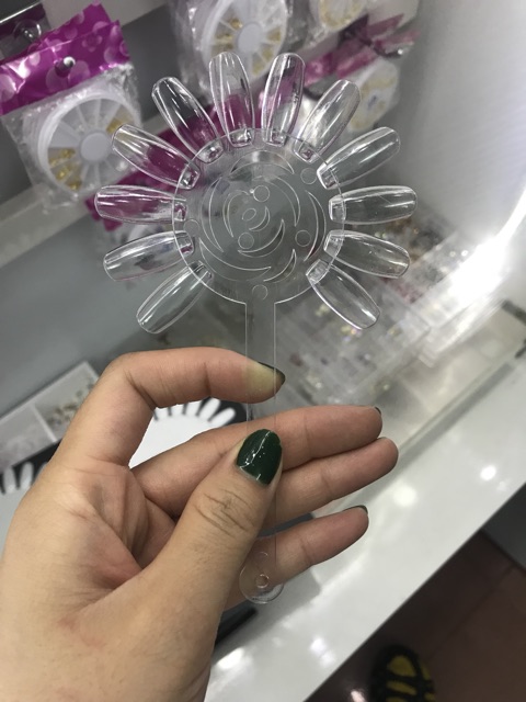 Móng đánh sơn, tập vẽ, làm mẫu móng