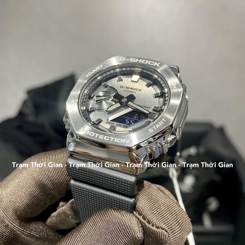 Đồng hồ nam Casio G-shock GM-2100-1A khung và mặt kim loại cực sang chảnh