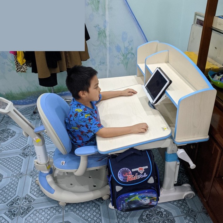 Bàn Học Chống Gù Chống Cận ROYAL1000_Nội Thất Phòng Trẻ Em Cao Cấp_Hàng Xuất Khẩu Châu Âu _MOMOMART | BigBuy360 - bigbuy360.vn