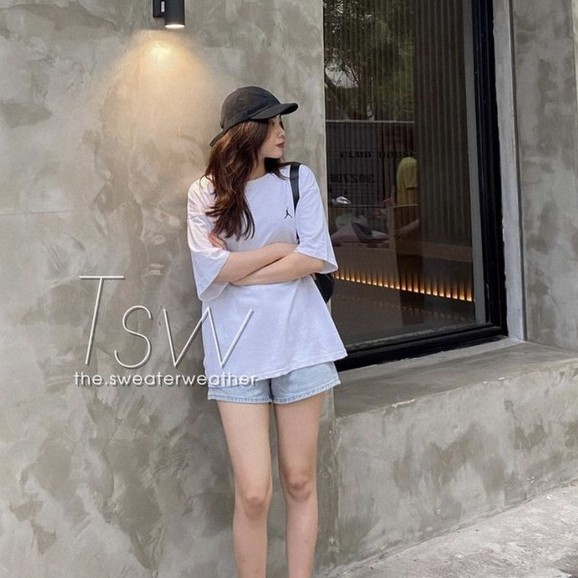 Áo Phông Trơn Dáng Rộng In Hình Cầu Thủ Bóng Rổ - Thun tay lỡ oversize họa tiết ngực trái style Ulzzang | BigBuy360 - bigbuy360.vn