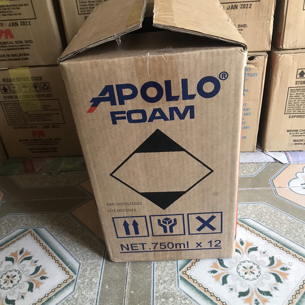 Thùng 12 bình xịt keo bọt nở Apollo Foam 750ml có vòi xịt