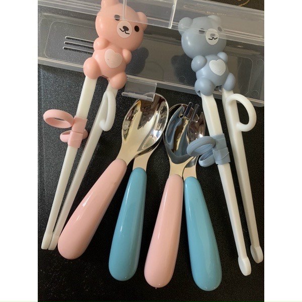 Set thìa, dĩa, đũa tập ăn dặm, bộ thìa dĩa tập ăn cao cấp hình gấu cho bé tập ăn dặm (có hộp đựng)