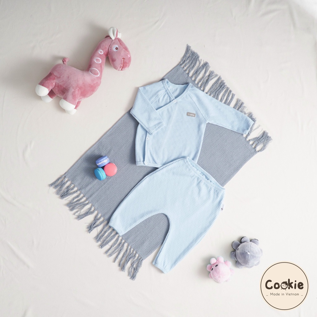 Bộ cài lệch bộ sơ sinh gân len dày cho bé Cookie