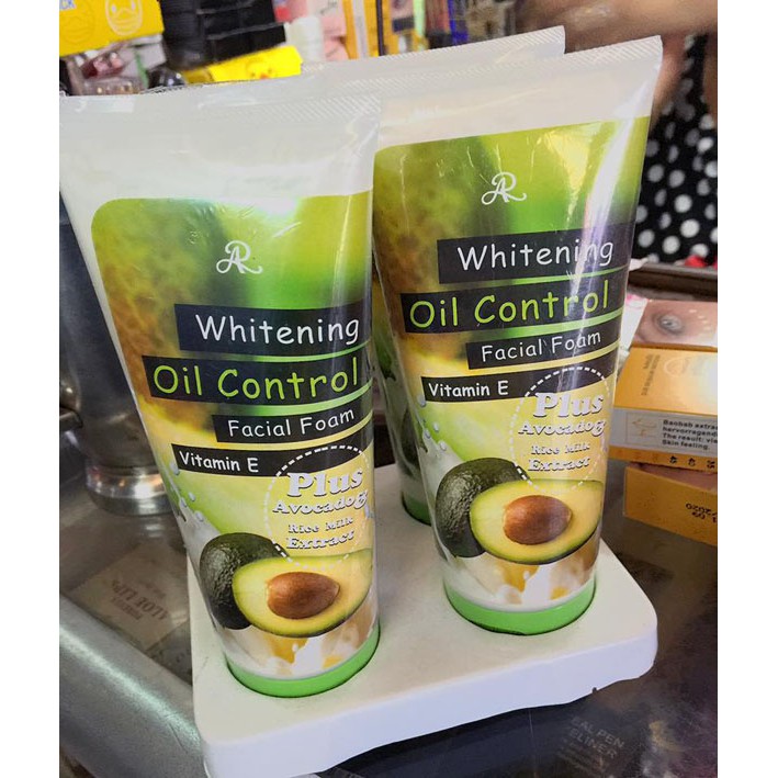 Sữa rửa mặt bơ Aron Whitening Oil Control Thái Lan