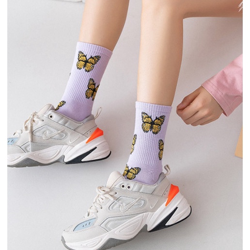 Vớ nữ cao cổ hình Bướm phong cách đường phố, trẻ trung và năng động.