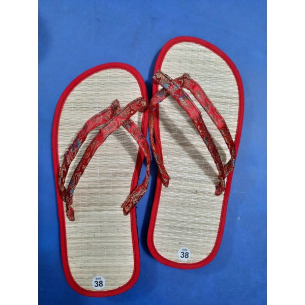 Dép chiếu hẹ 3d