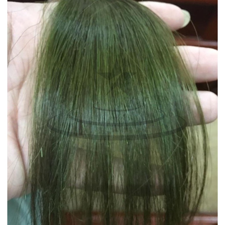 Muốn chuyển đổi vẻ ngoài của bạn thật nhanh chóng sao khiến không tự nhuộm tóc ngay? Thuốc nhuộm tóc màu xanh rêu 8/22 tự nhuộm tóc tại nhà sẽ giúp bạn thực hiện điều đó. Tạo nên vẻ đẹp mới lạ cho mái tóc của bạn một cách đơn giản và tiện lợi.