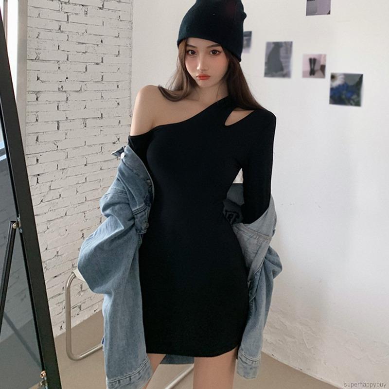 Đầm Tay Dài Màu Trơn Thiết Kế Khoét Quyến Rũ