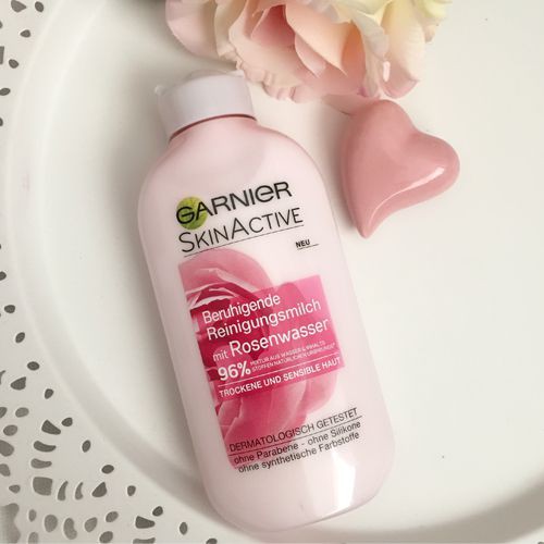 GARNIER Sữa rửa mặt không bọt và Toner hoa hồng SKINACTIVE ROSE WATER dành cho da khô và da nhạy cảm