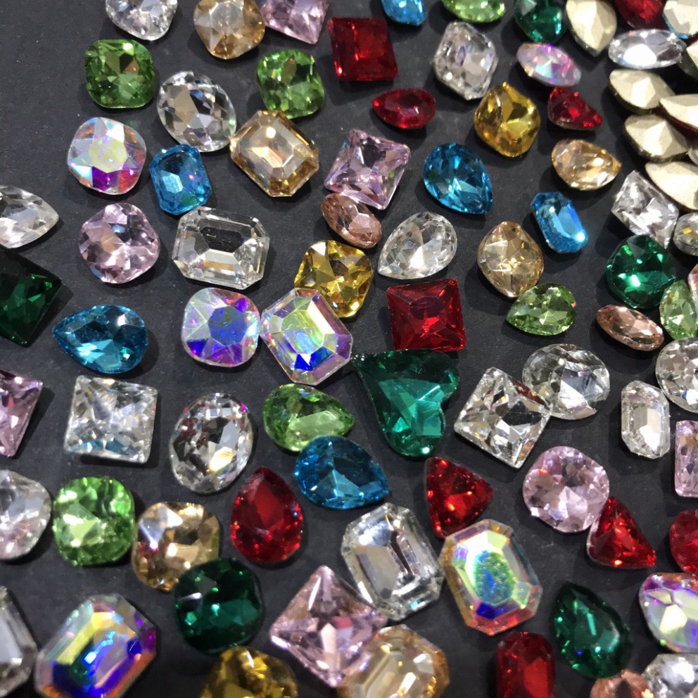 Đá khối trang trí móng màu và hình bất kỳ shop hoangnam