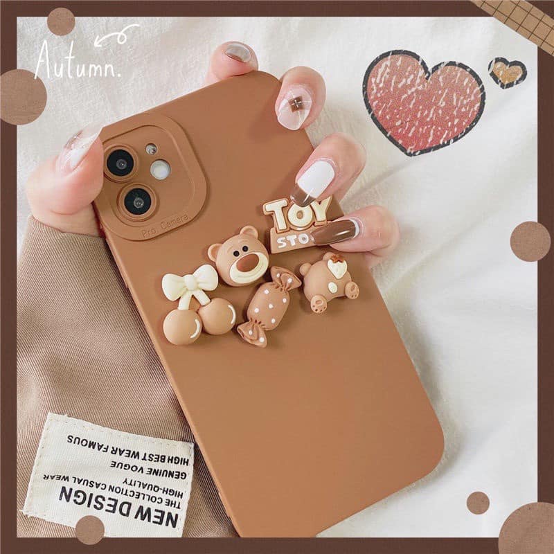 Ốp nâu bảo vệ cam gắn icon gấu kẹo toy nổi iphone 7plus/8plus/X/Xs/Xsmax/11/11promax/12/12pro/12promax/13/13pro/13promax