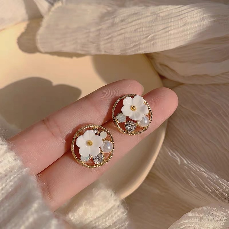 Bông tai xi mạ hoa cúc xinh xắn
