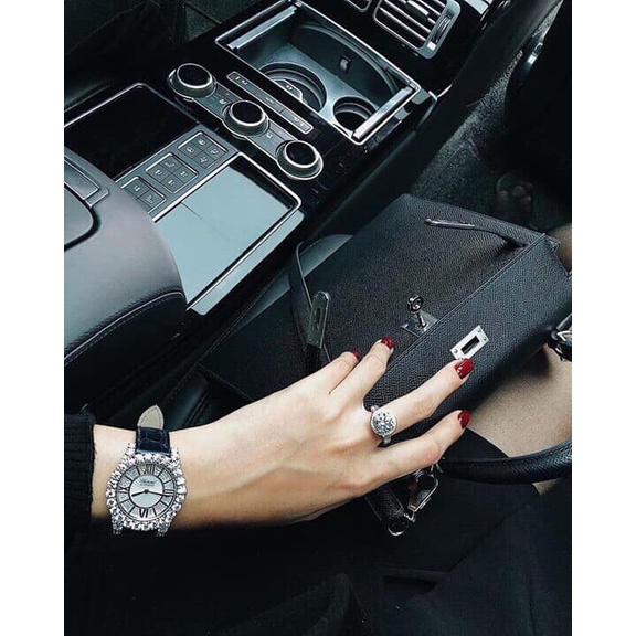 Đồng hồ Nữ  Chopard đá cao cấp loại đẹp chạy pin máy nhật 32mm dây lụa màu đen.