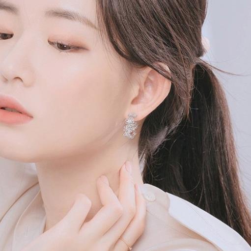 (096) Khuyên Tai Dáng Tròn Viền Hoa Cúc Đính Đá Nhỏ Thanh Lịch  (1 chiếc)