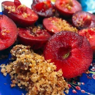 Muối xí muội chấm trái cây chua ngọt