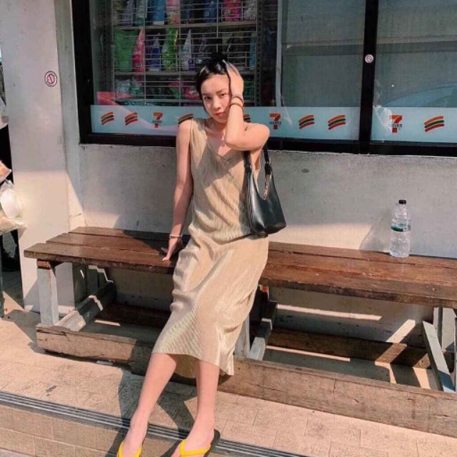 Váy ba lỗ thái