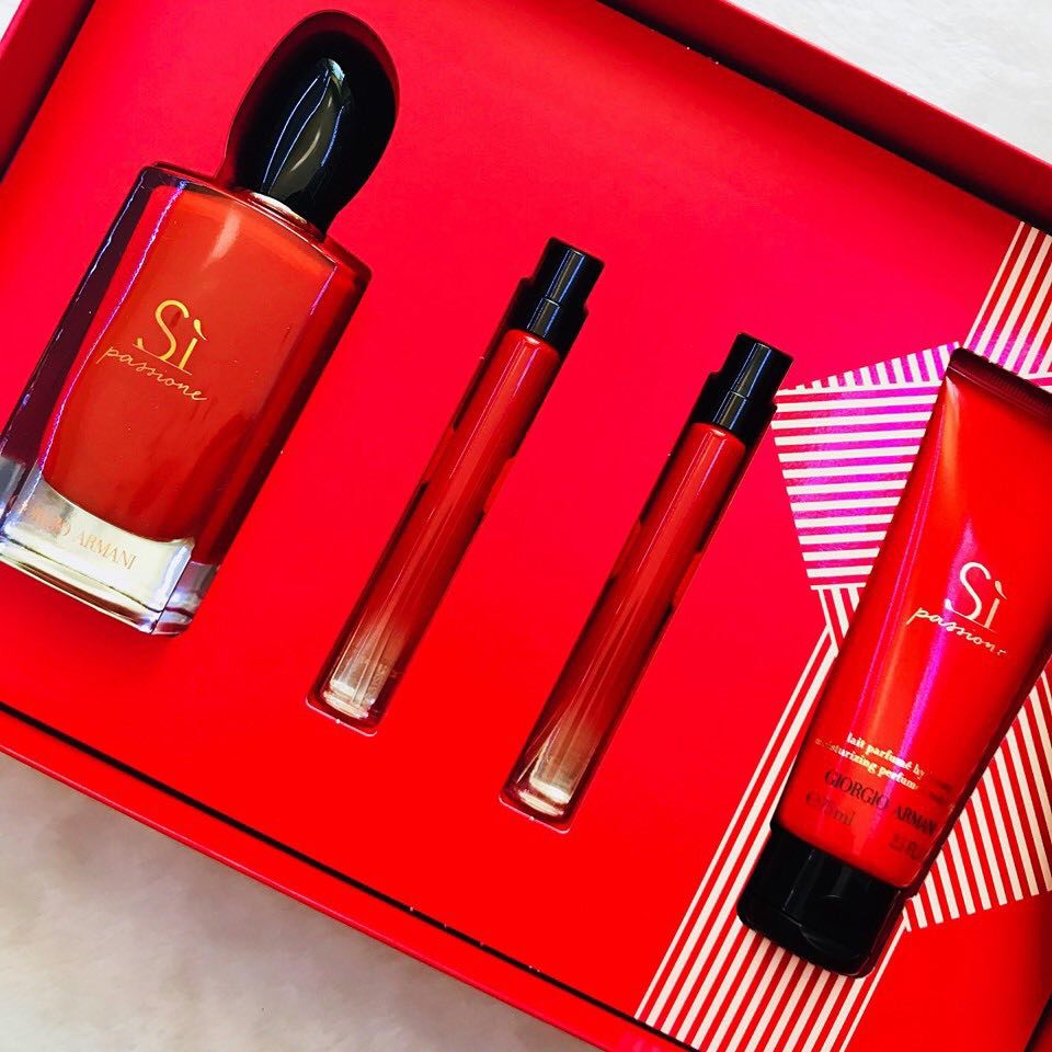 SET GIFT BOX NƯỚC HOA NỮ GIORGIO ARMANI SÌ PASSIONE EDP 100ml