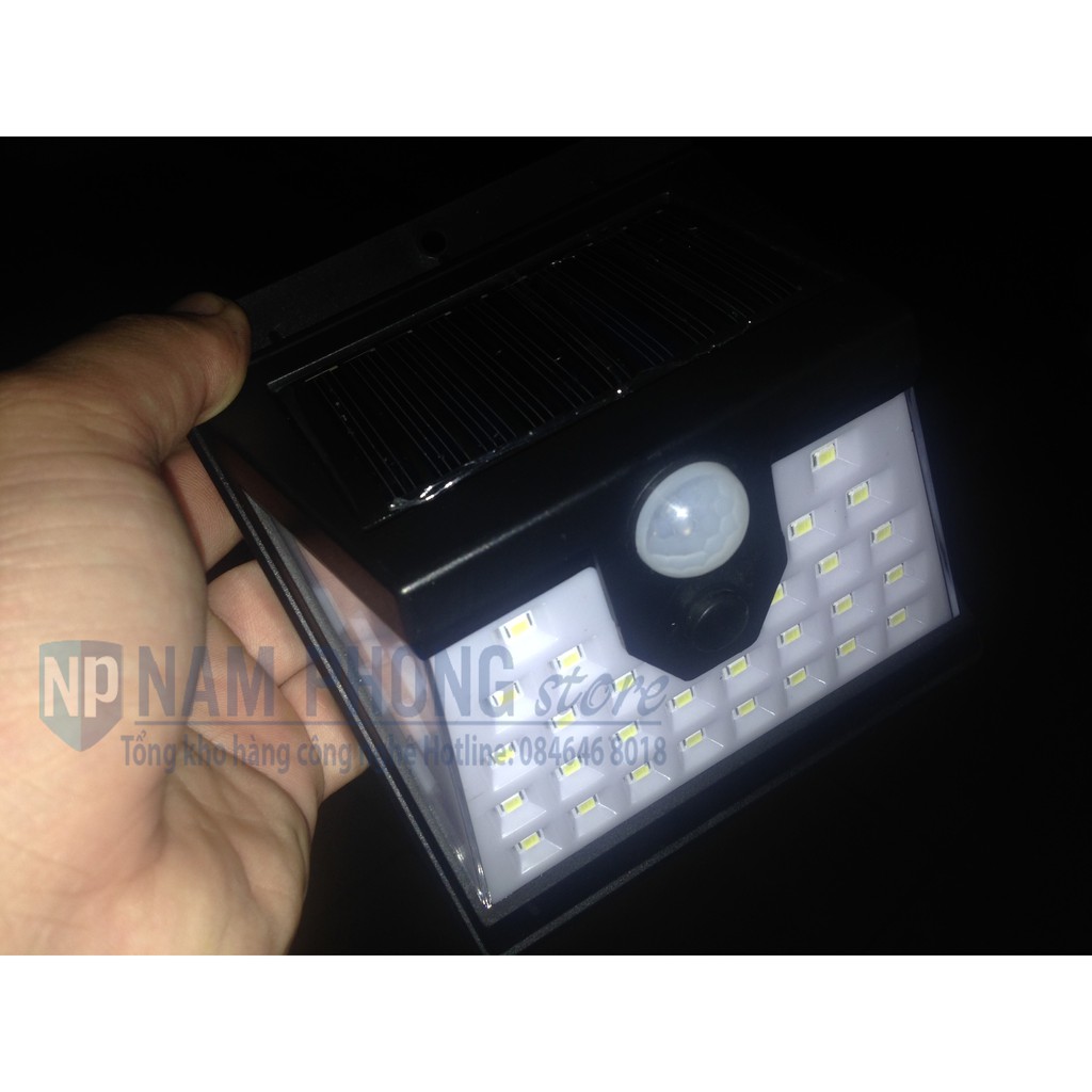 Đèn 40 LED năng lượng mặt trời - 3 mặt,3 chế độ,cảm ứng chuyển động cao cấp