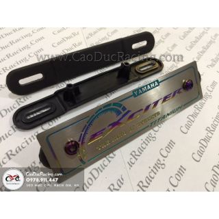 Pass khung nhựa gắn bảng tên trước mọi loại xe máy