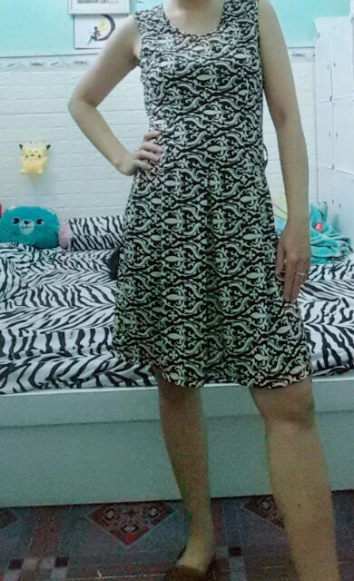 Đầm size S-M thanh lý .mới nguyên tag, miễn trả giá