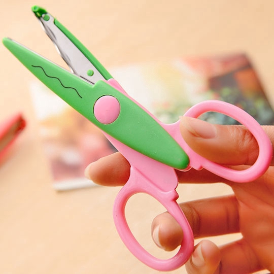 Kéo Cắt Giấy Nhiều Kiểu An Toàn Tiện Dụng