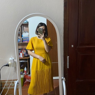Váy xếp ly