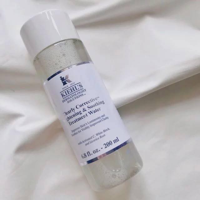 Nước Thần Mờ Vết Thâm Dưỡng Sáng Da Clearly Corrective™ Brightening Soothing Treatment Water