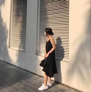 Đầm dây đen form rộng kèm mút