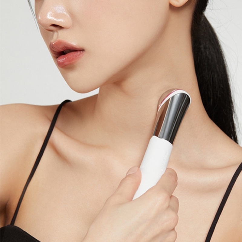 Thiết bị thu nhỏ lỗ chân lông Medicube AGE-R ATS Air Shot